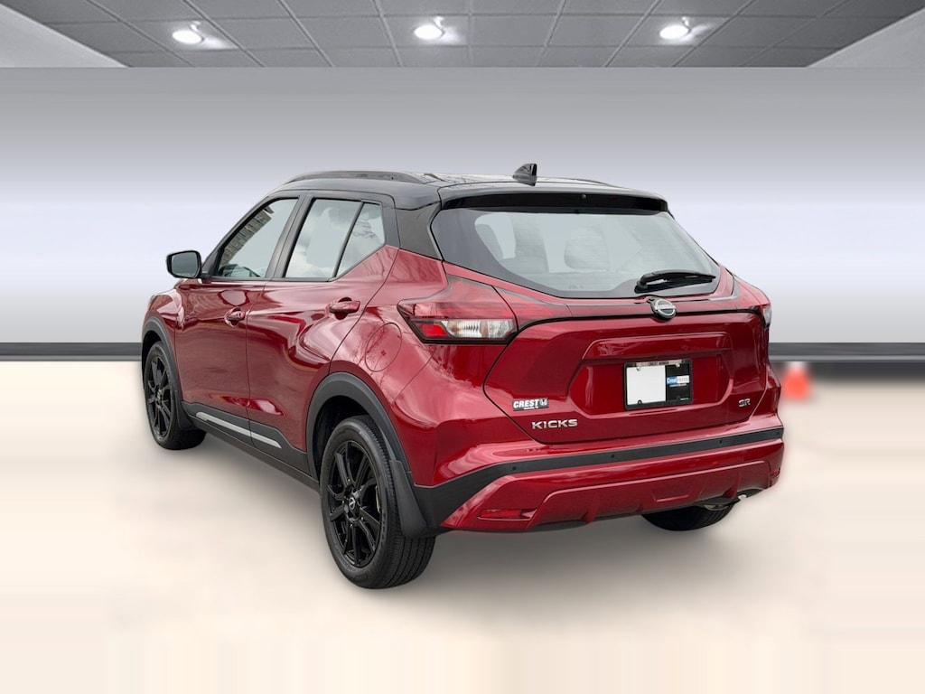 Used 2023 Nissan Kicks SR SUV