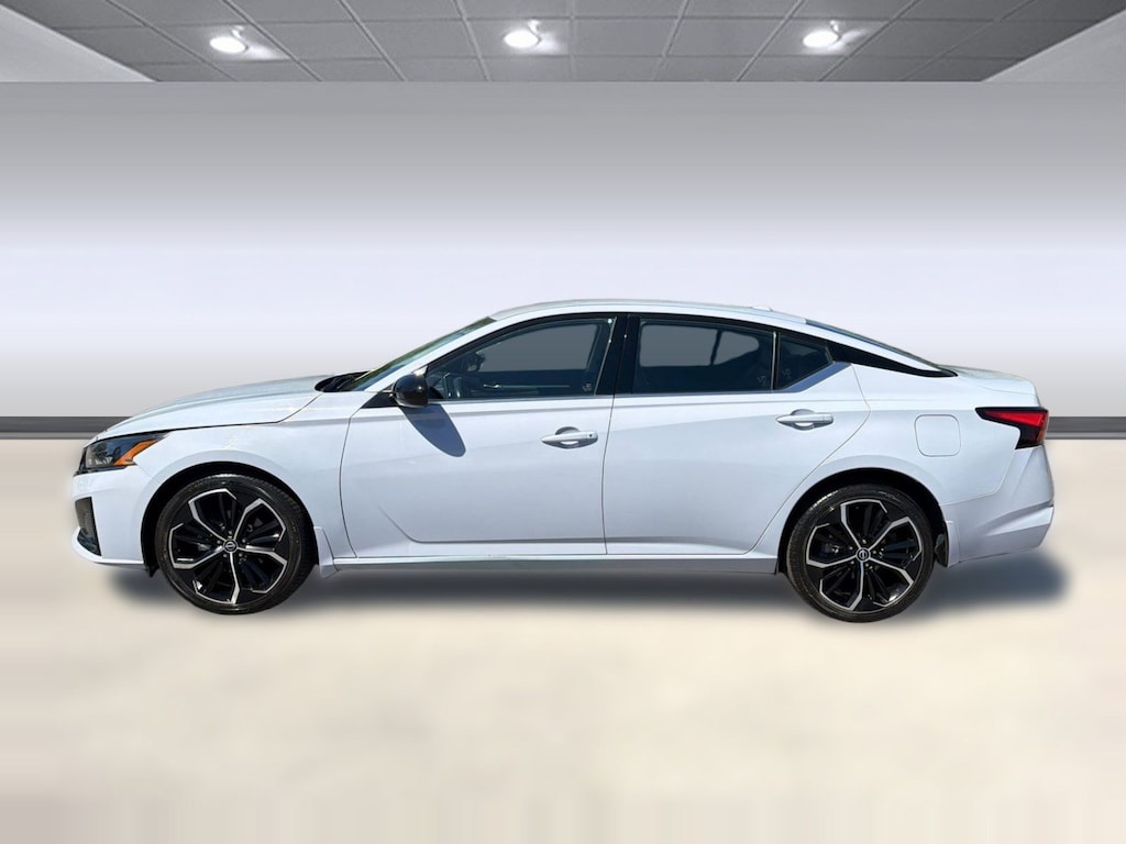 Used 2024 Nissan Altima 2.5 SR Sedan