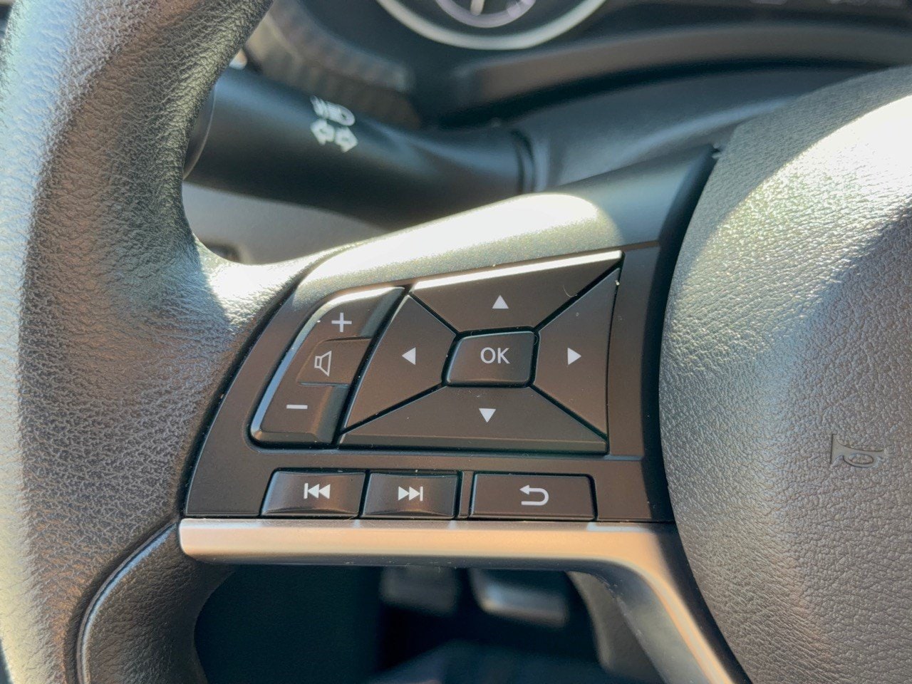 2025 Nissan Sentra SV - Photo 18