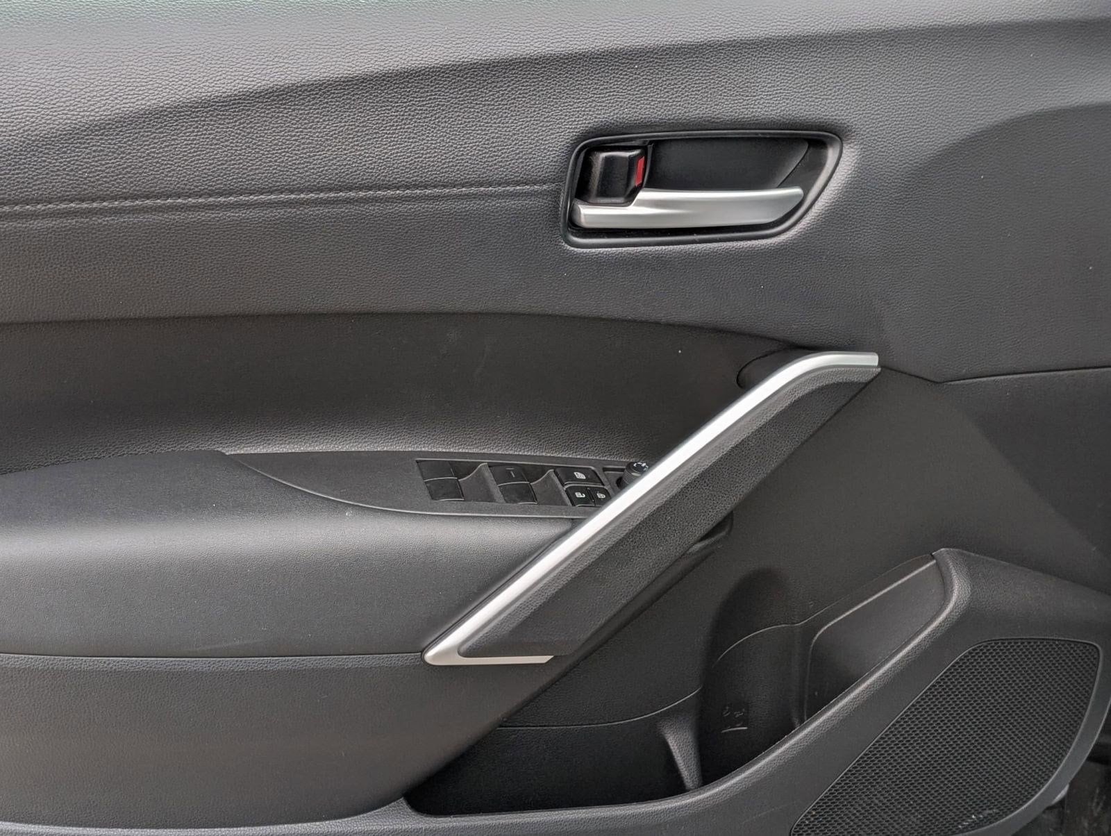 2022 Toyota Corolla Cross XLE - Photo 14