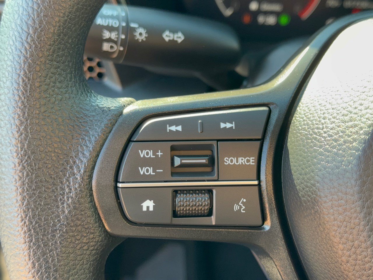 2025 Honda CR-V LX - Photo 18