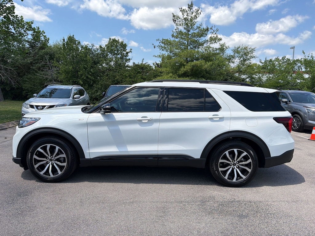 Used 2025 Ford Explorer ST-Line SUV
