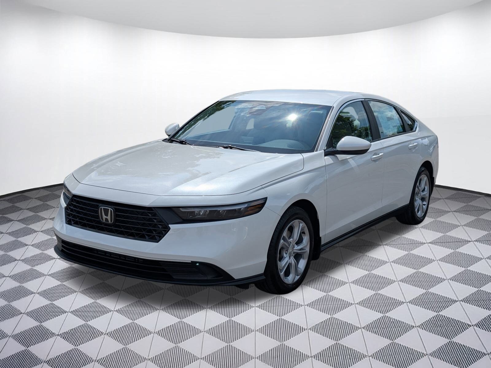 2025 Honda Accord LX photo 4