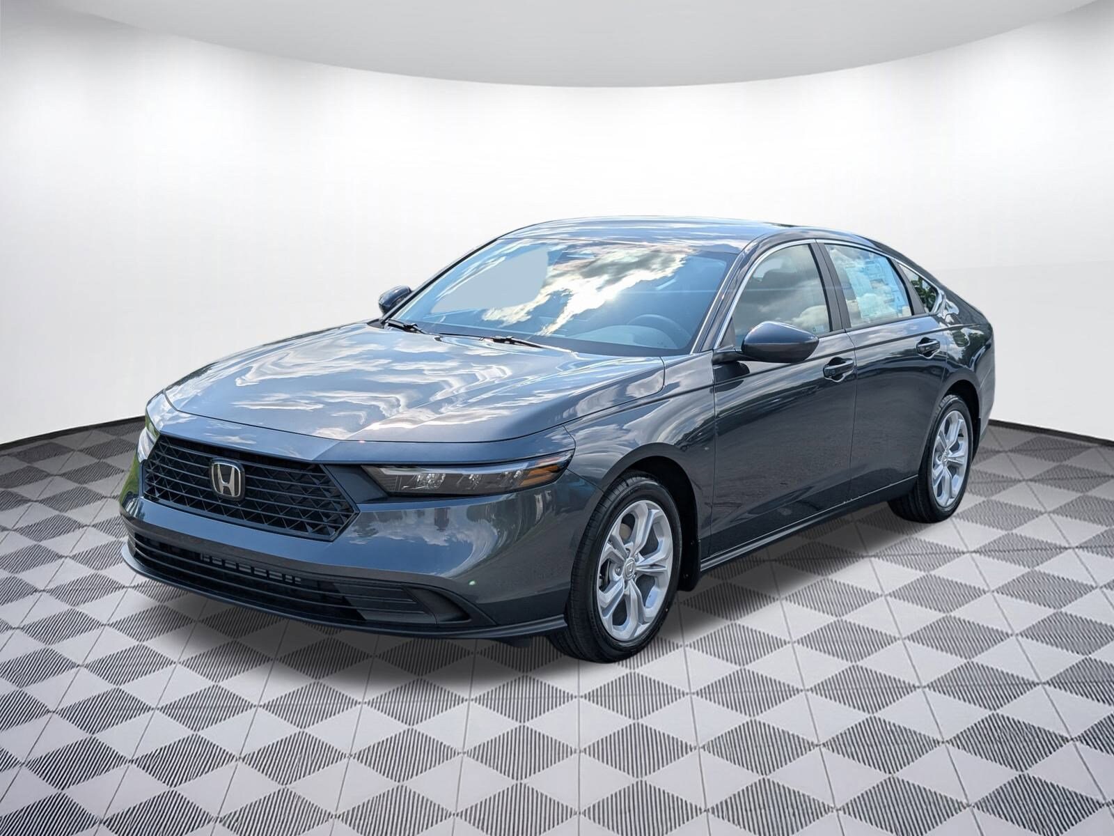 2025 Honda Accord LX photo 4