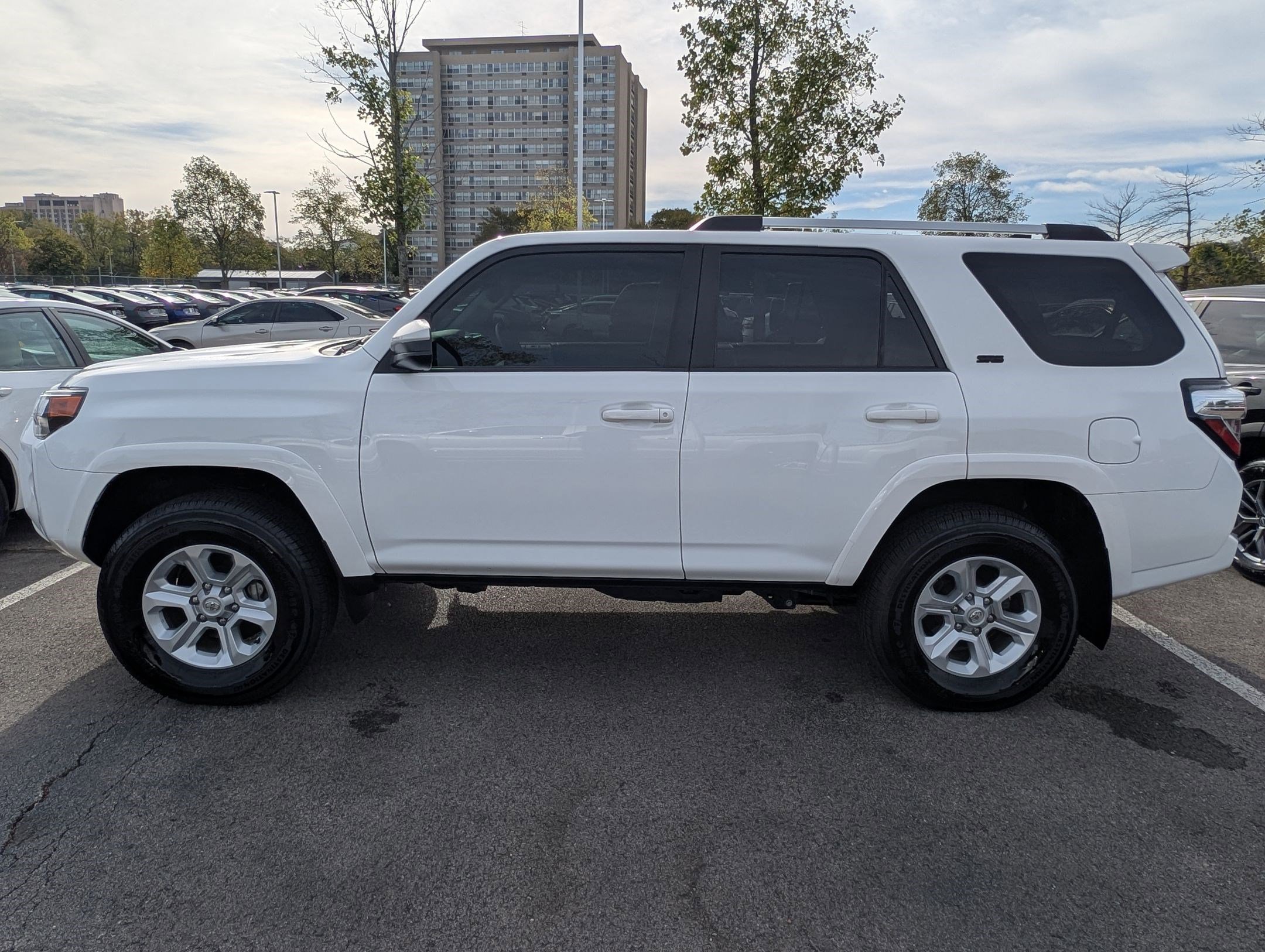 2023 Toyota 4Runner SR5 photo 2