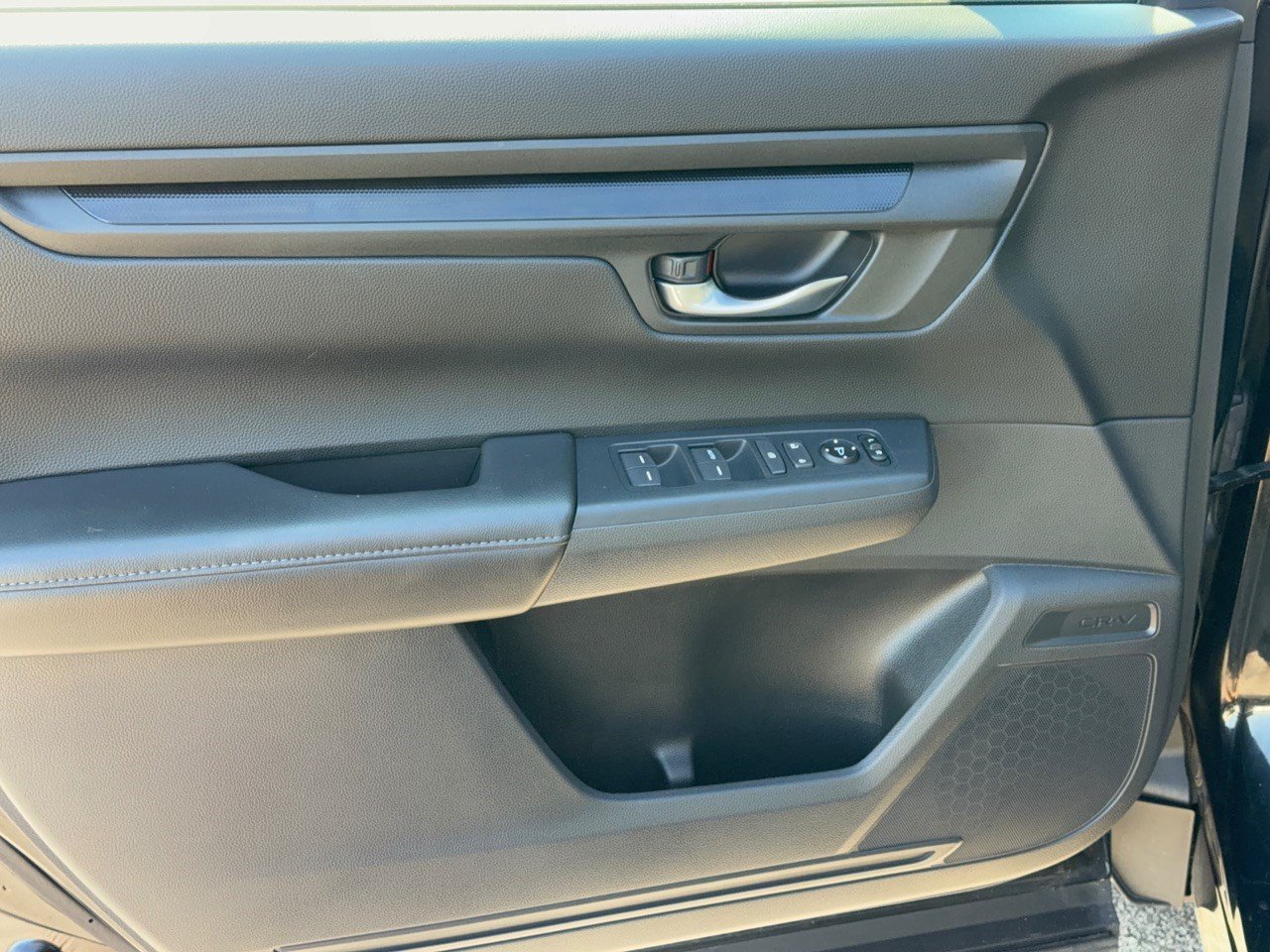 2025 Honda CR-V LX - Photo 14