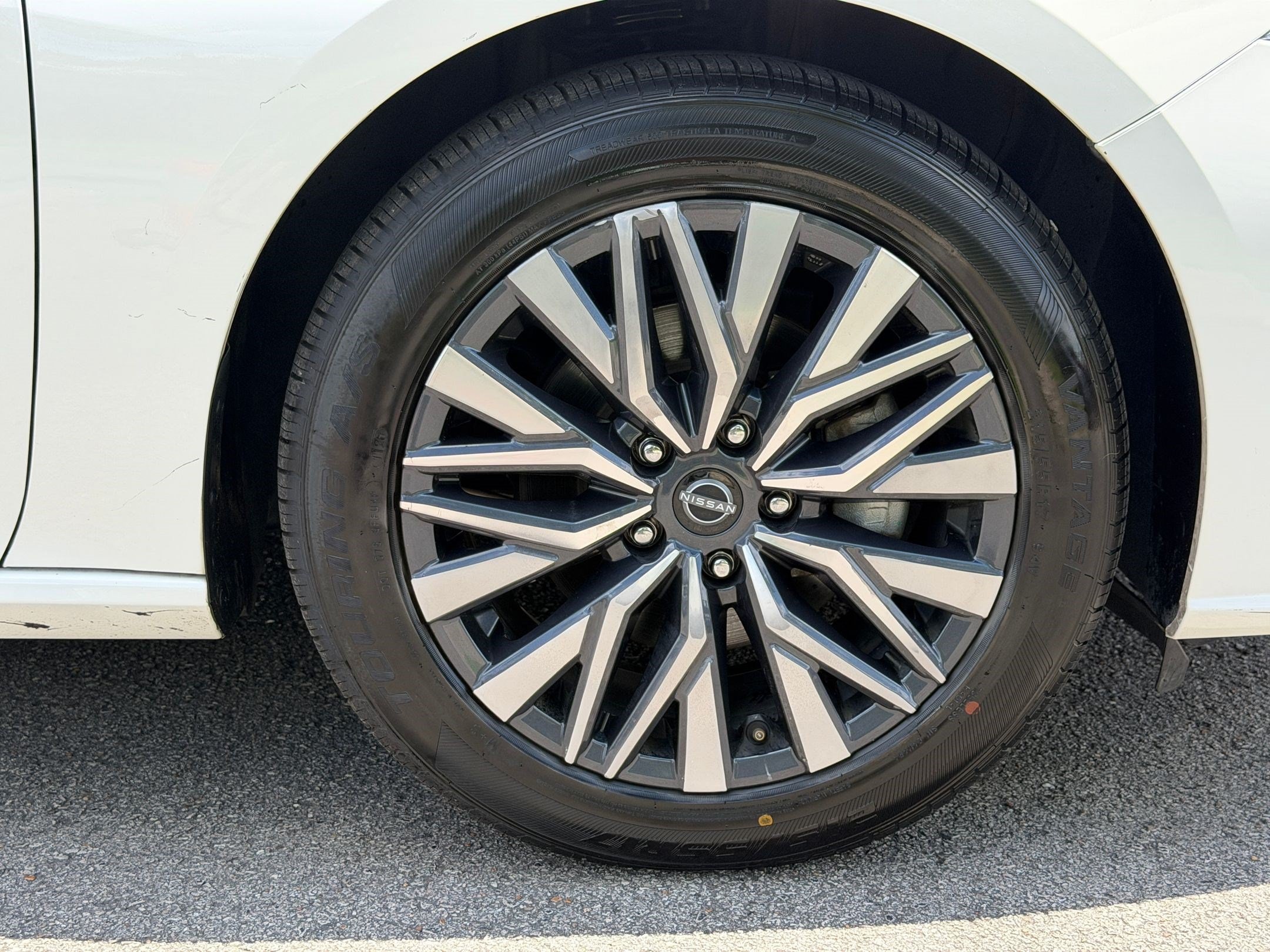 2025 Nissan Altima SV - Photo 11