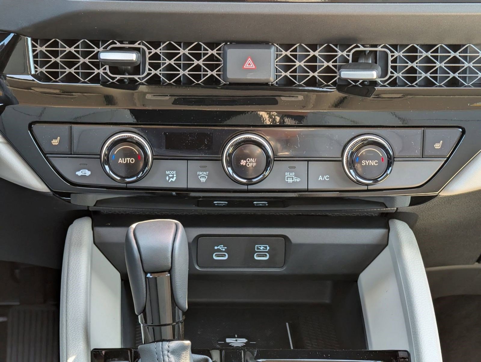 2025 Honda Accord Hybrid EX-L - Photo 18