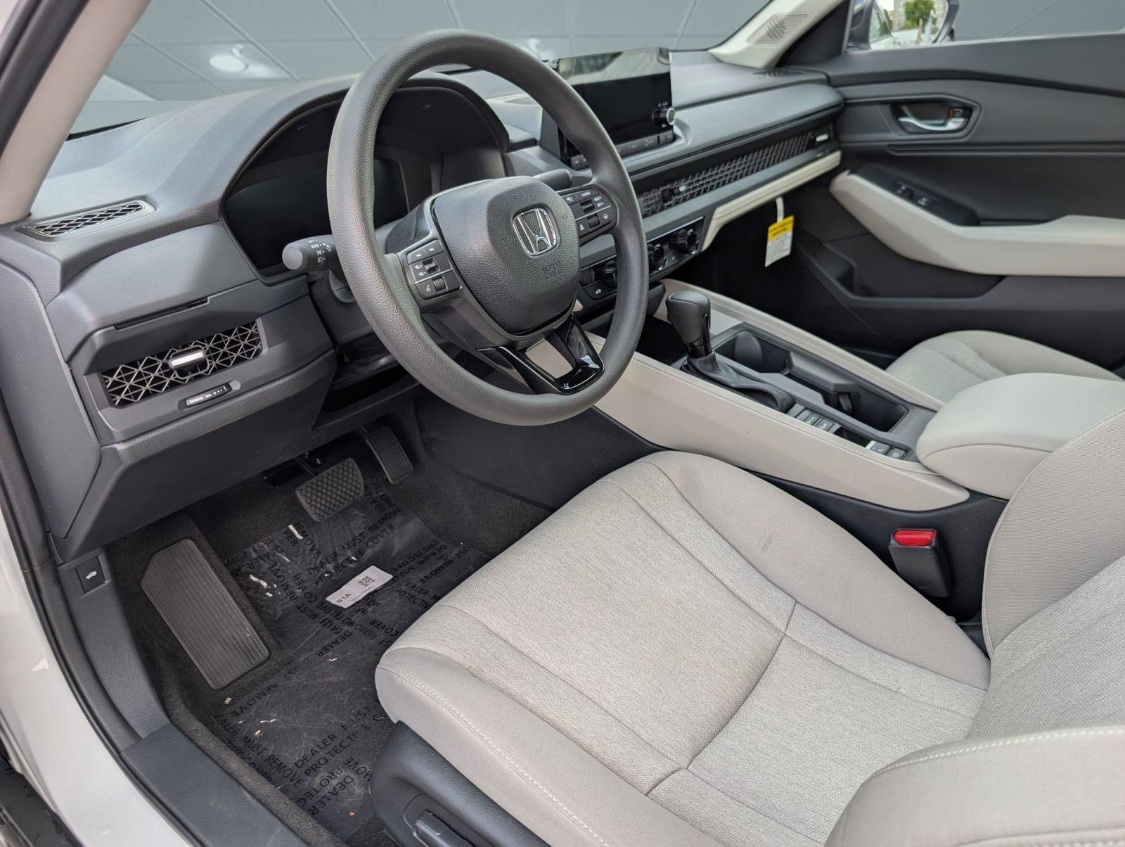 2025 Honda Accord SE photo 4