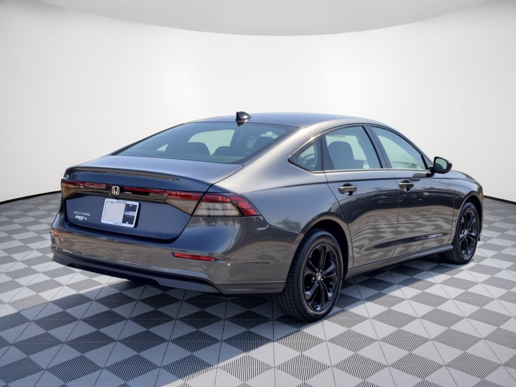 2025 Honda Accord SE - Photo 9