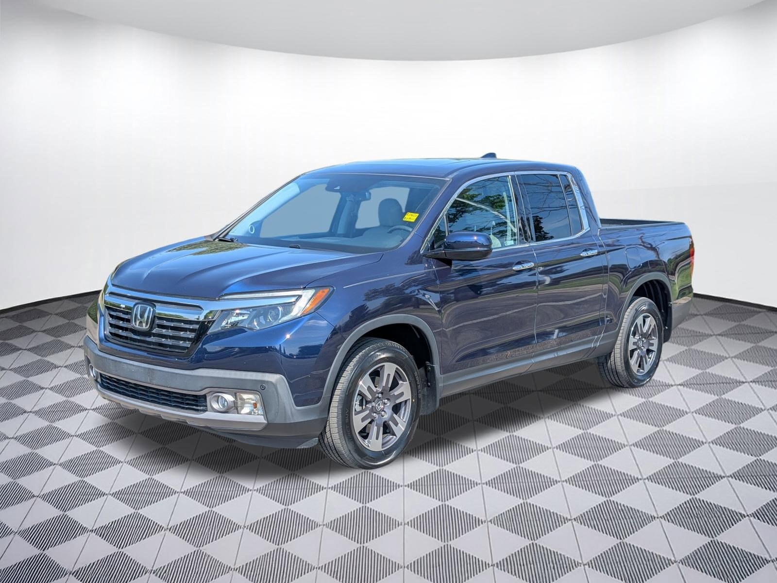 2019 Honda Ridgeline RTL-E photo 2