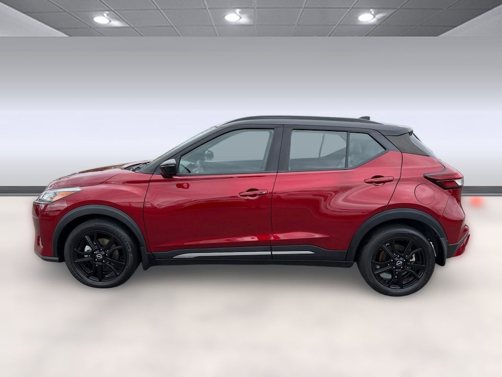 Used 2023 Nissan Kicks SR SUV