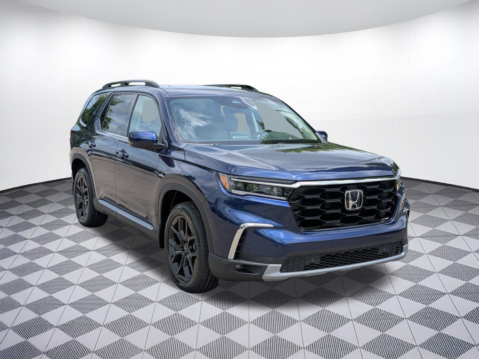 2025 Honda Pilot Touring photo 2