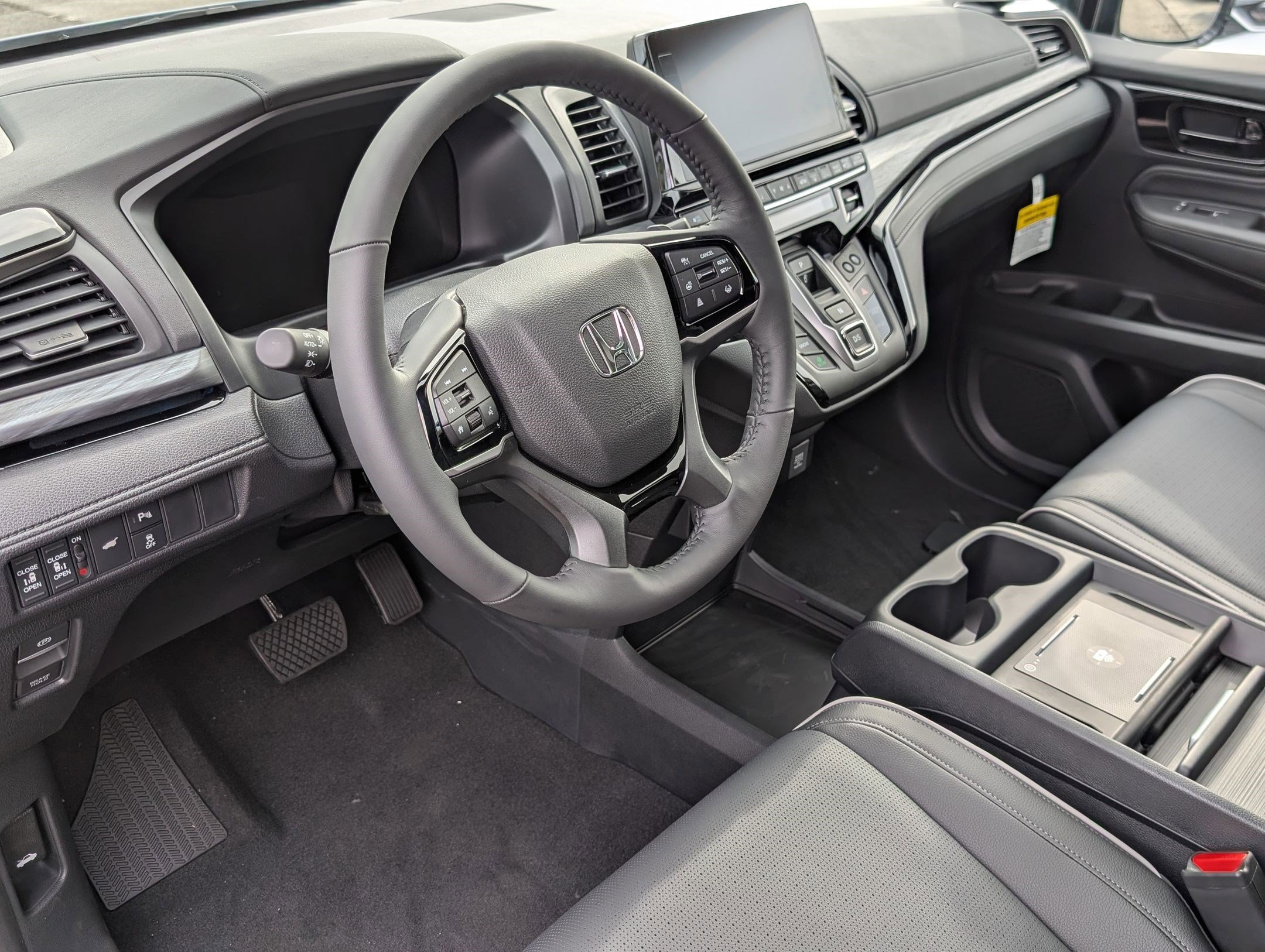 2026 Honda Odyssey Elite photo 4