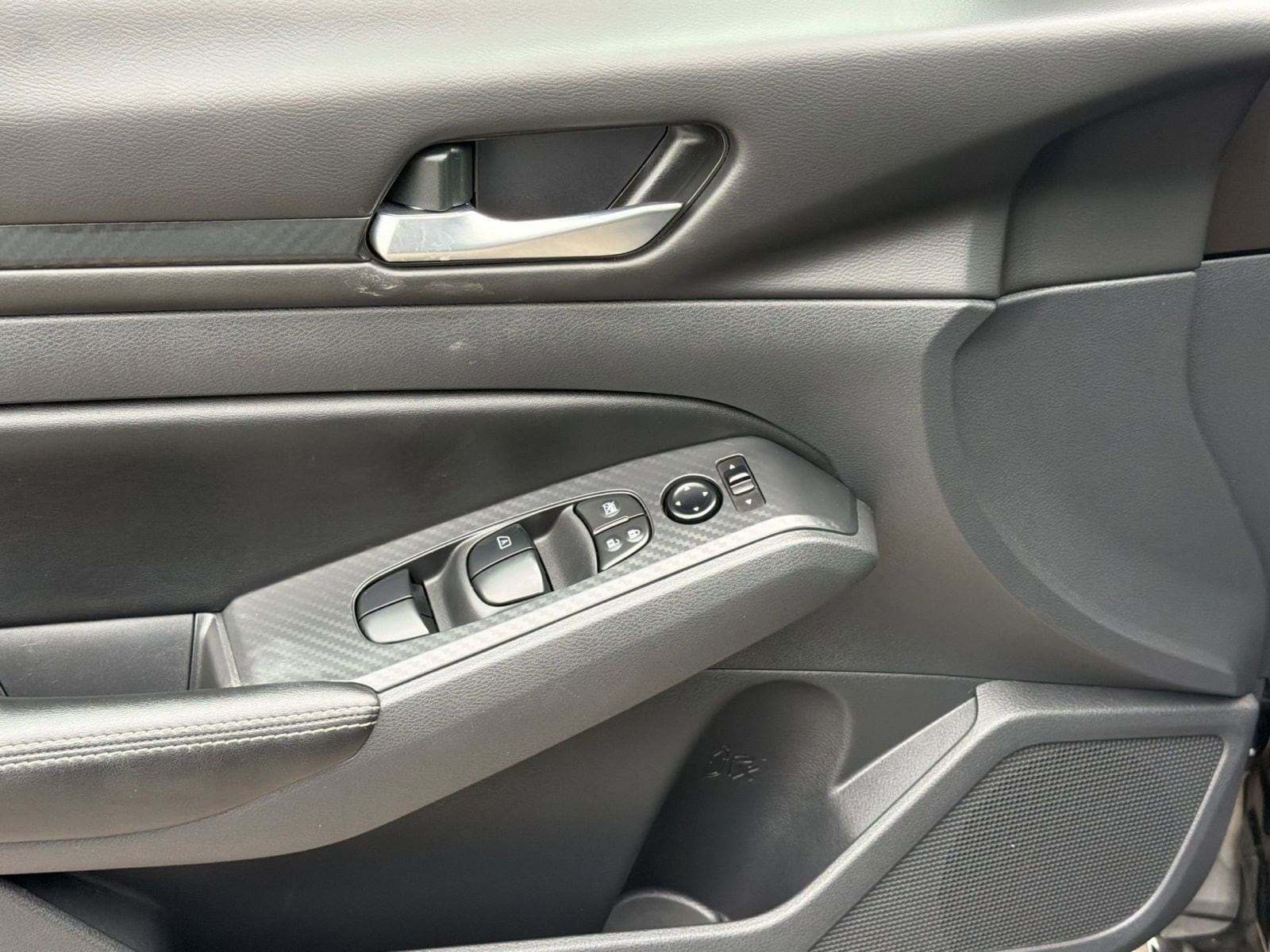 2025 Nissan Altima SV - Photo 13