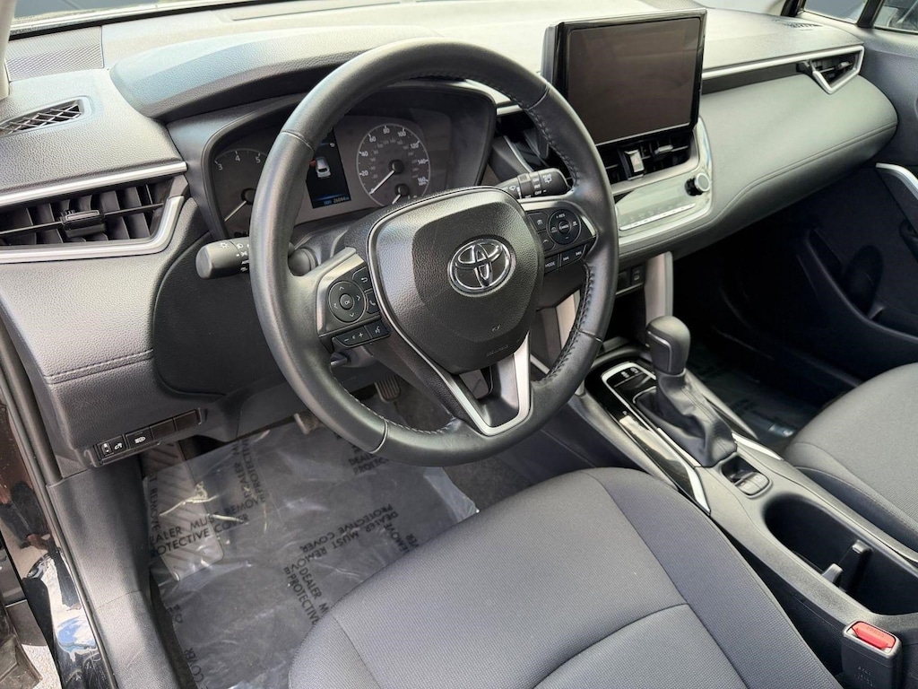 Used 2025 Toyota Corolla Cross LE SUV