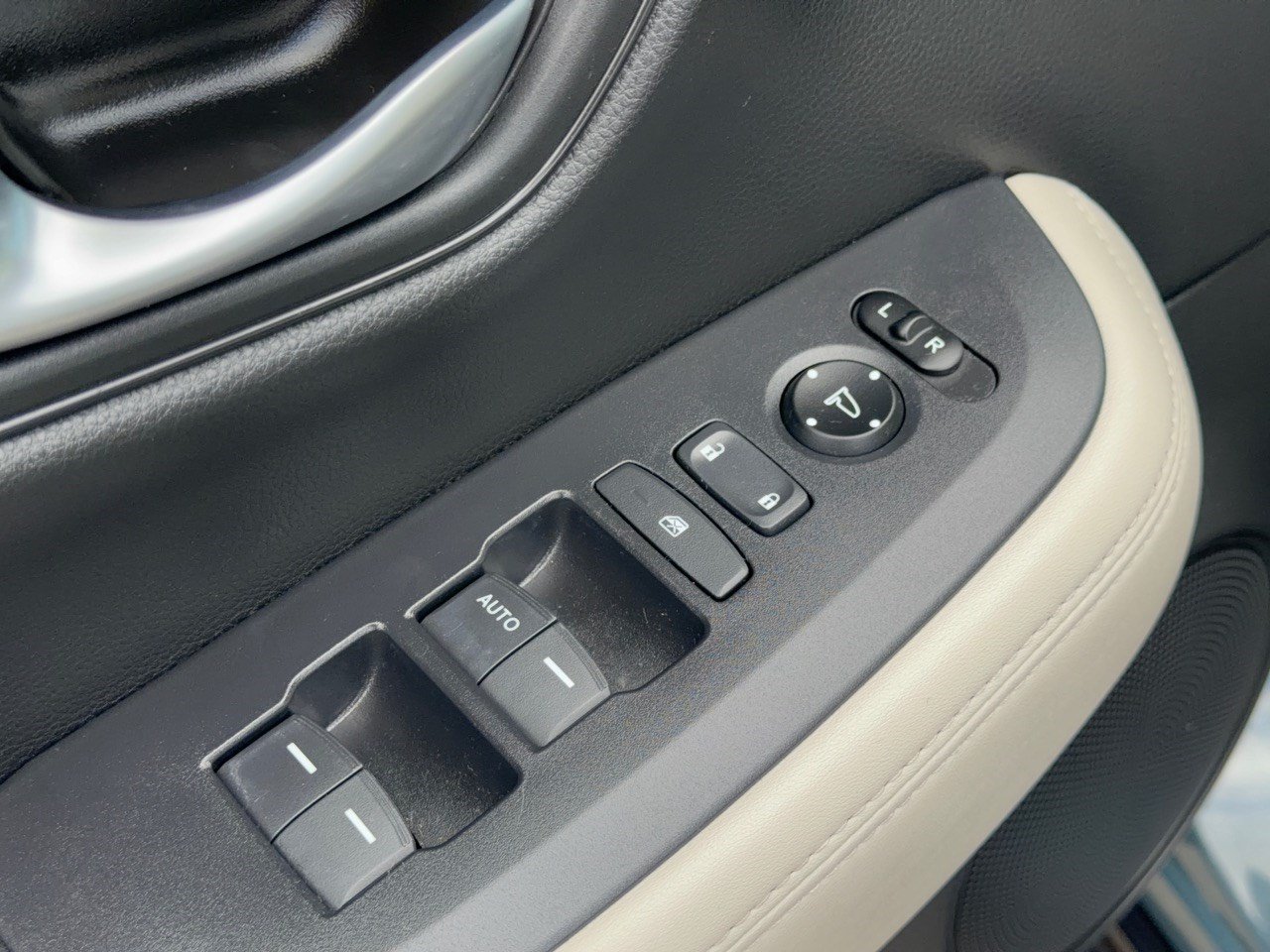 2025 Honda HR-V LX - Photo 15