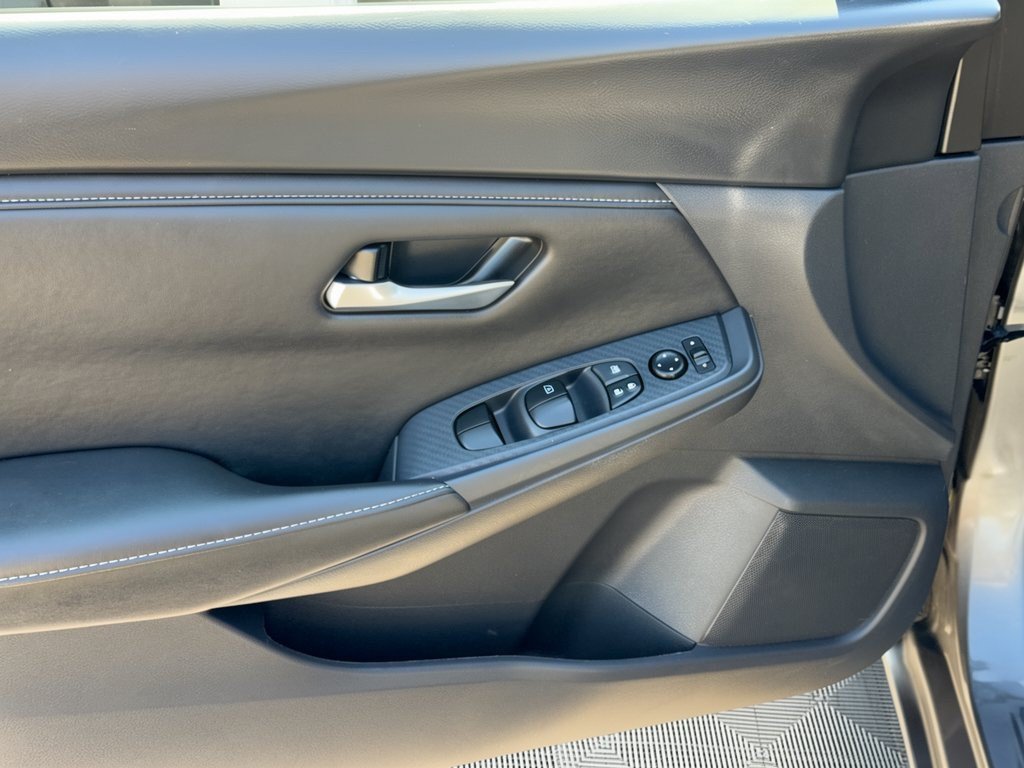 2025 Nissan Sentra SV - Photo 14