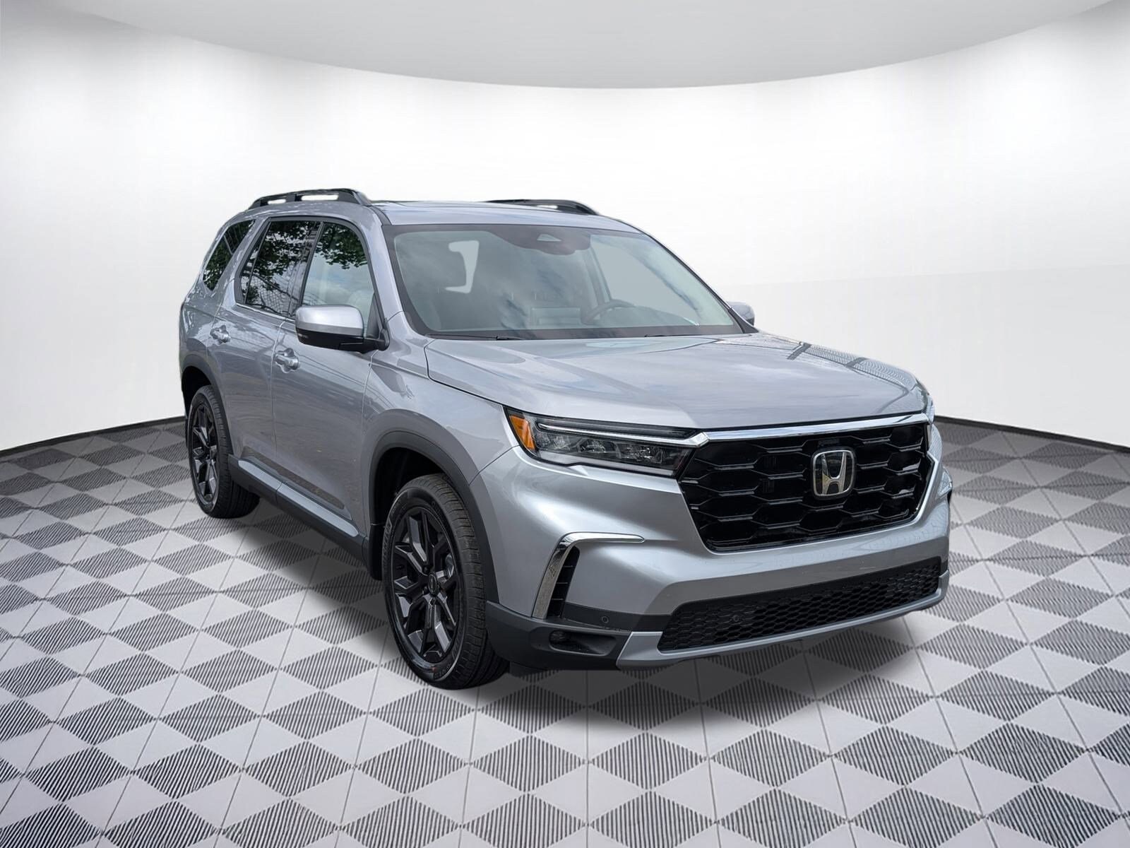 2025 Honda Pilot Touring photo 2
