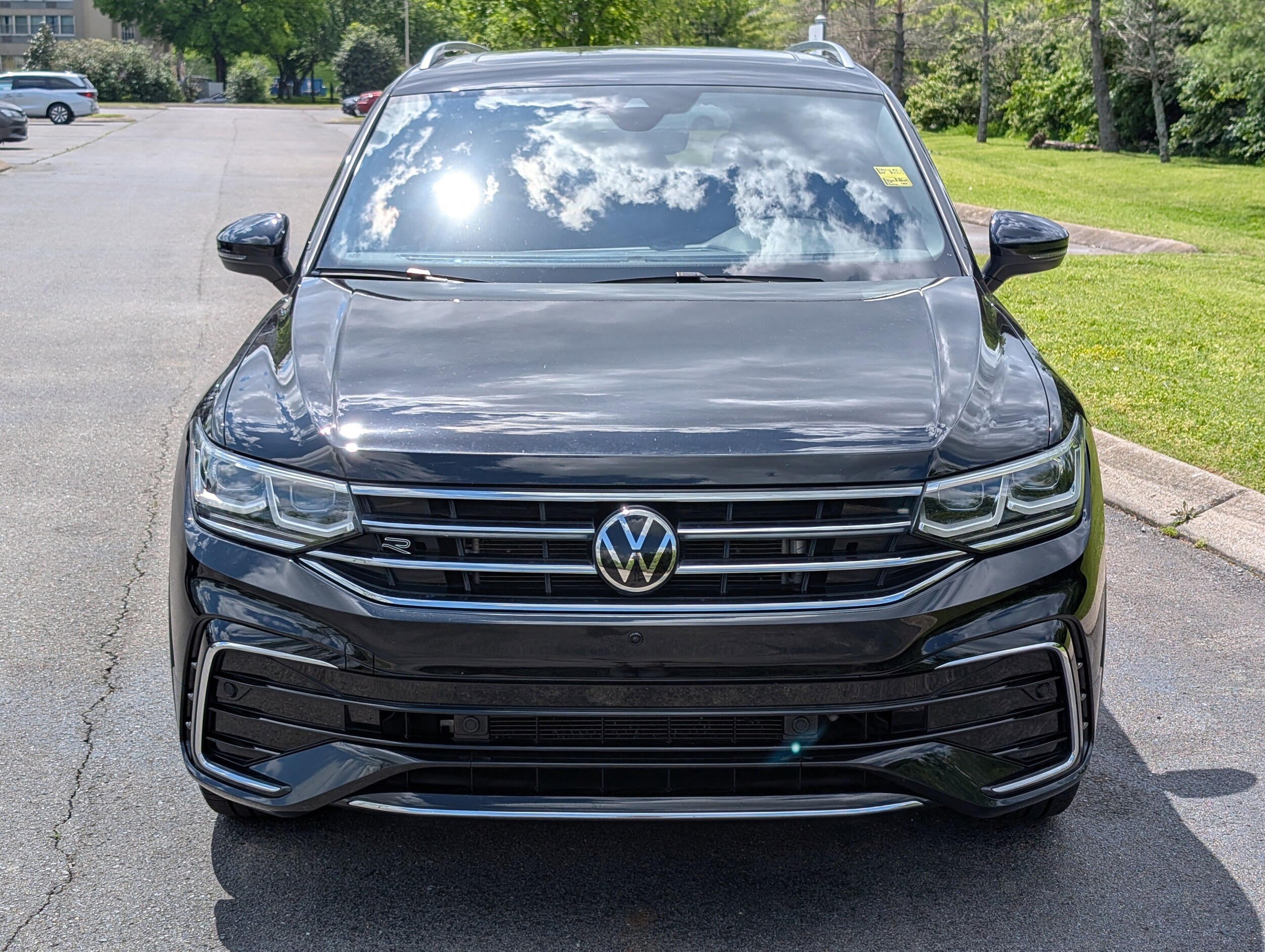 2022 Volkswagen Tiguan SEL Premium R-Line photo 3