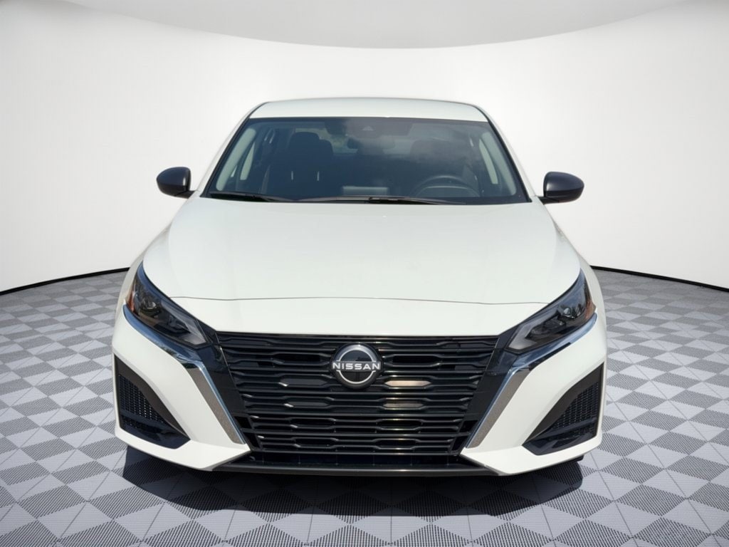 2025 Nissan Altima SV - Photo 6