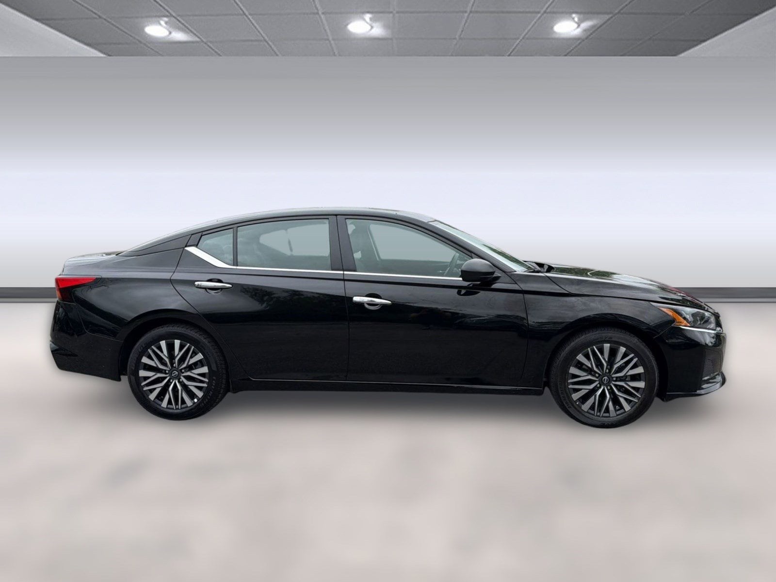 2025 Nissan Altima SV - Photo 8