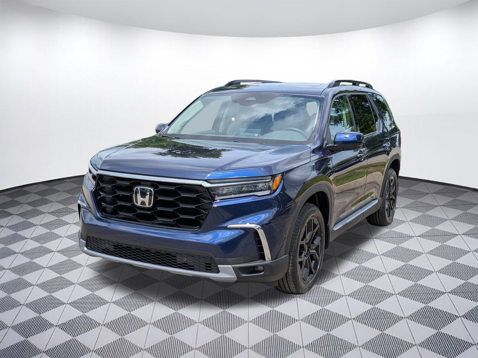 2025 Honda Pilot Touring photo 4