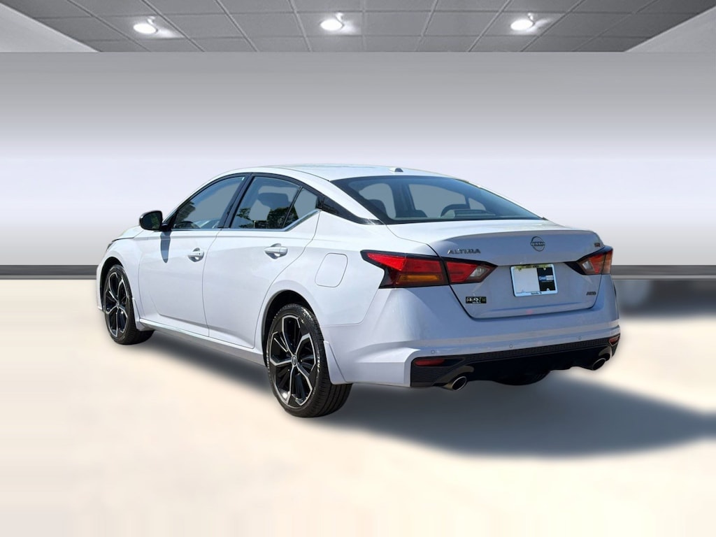 Used 2024 Nissan Altima 2.5 SR Sedan