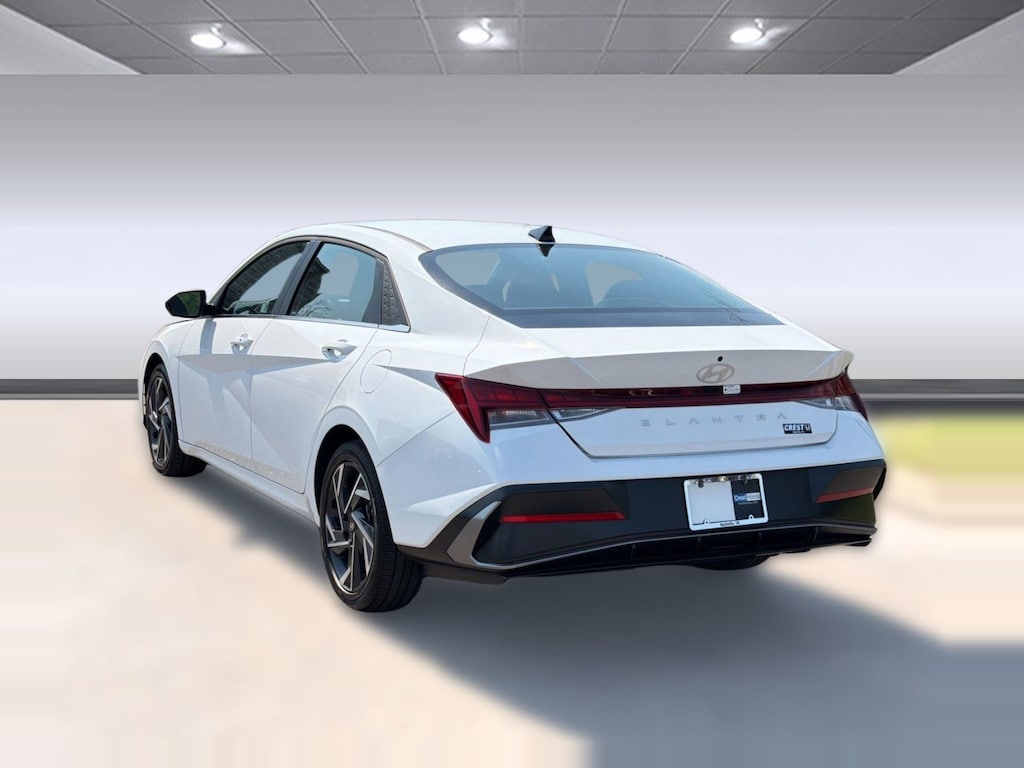 Used 2025 Hyundai Elantra SEL Convenience Sedan