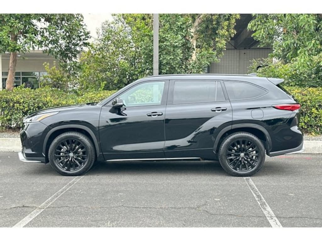 Used 2023 Toyota Highlander XSE SUV