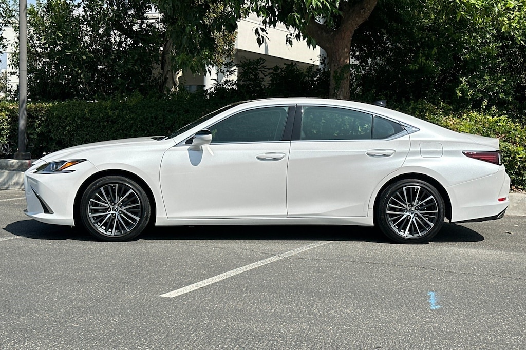Certified 2025 Lexus ES 350 Base Sedan