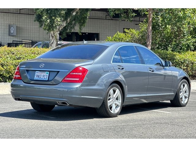 2010 Mercedes-Benz S-Class S550 4MATIC photo 3