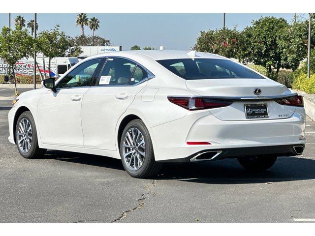2025 Lexus ES Base photo 3
