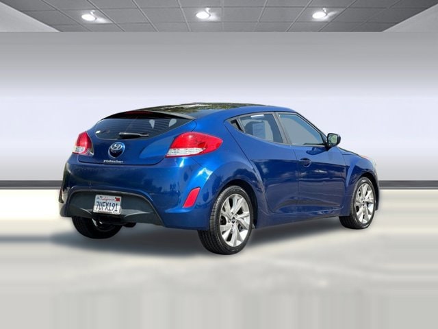 2016 Hyundai Veloster Base photo 3