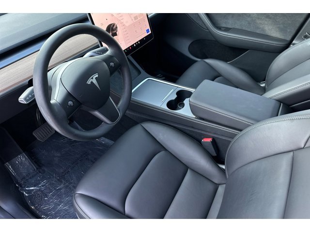 2024 Tesla Model Y Long Range photo 3