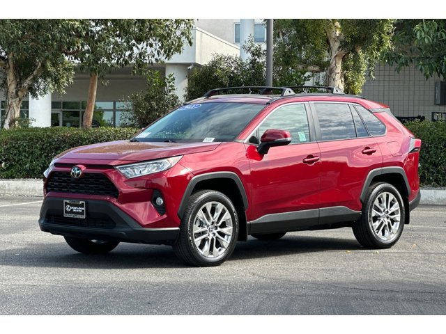 2021 Toyota RAV4 XLE Premium photo 2