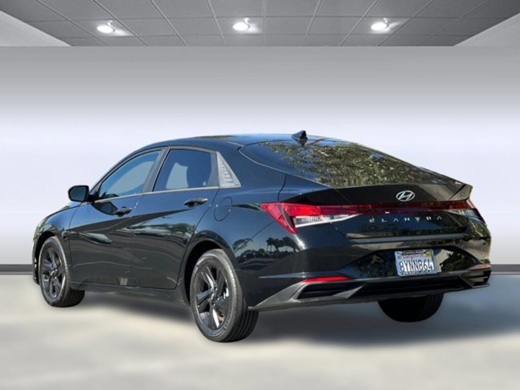 Used 2022 Hyundai Elantra SEL Sedan