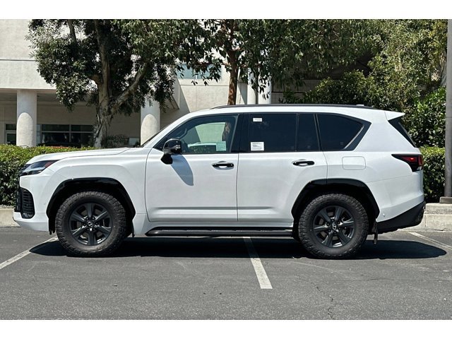 2025 Lexus LX photo 2