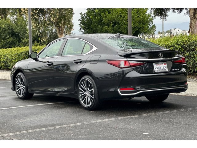 2025 Lexus ES 300h Base photo 3