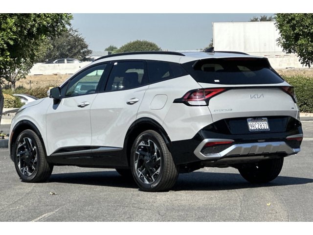 2024 Kia Sportage photo 2