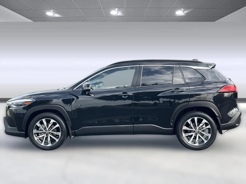 Used 2022 Toyota Corolla Cross XLE SUV