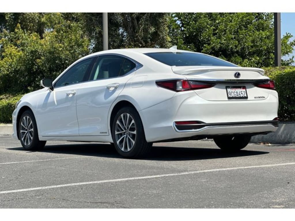 Used 2022 Lexus ES 300h Sedan