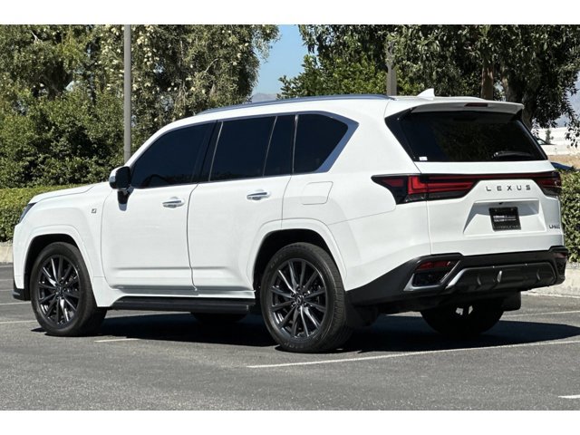 2024 Lexus LX 600 F SPORT photo 3