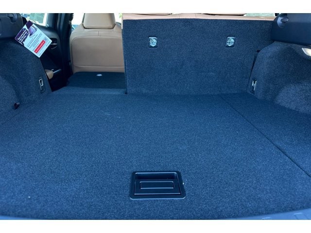 2025 Lexus UX 300h Premium - Photo 26