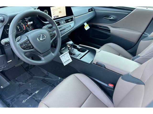 2025 Lexus ES Base photo 4