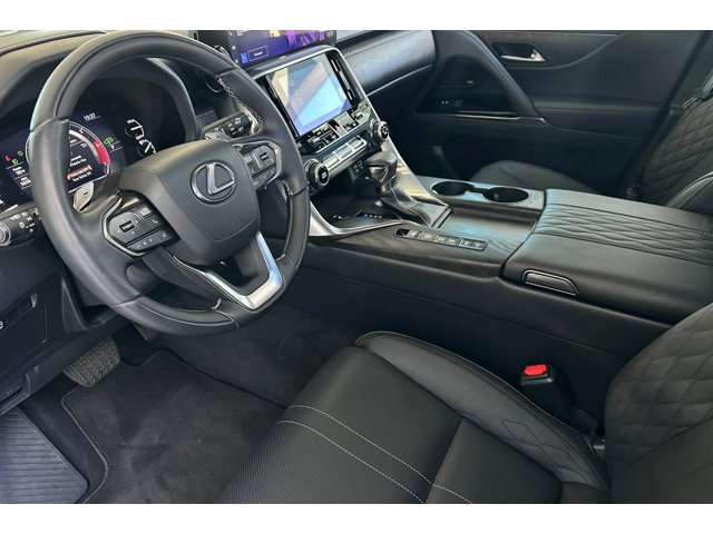 2022 Lexus LX 600 Ultra Luxury photo 2