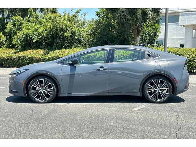 Prius XLE Hatchback