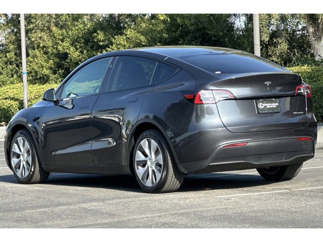 2024 Tesla Model Y Long Range photo 2
