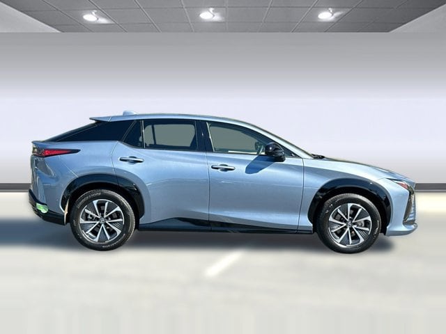 2023 LEXUS RZ 450e Premium w/18" Wheel photo 6