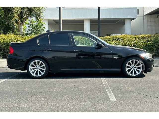 2011 BMW 328i photo 3